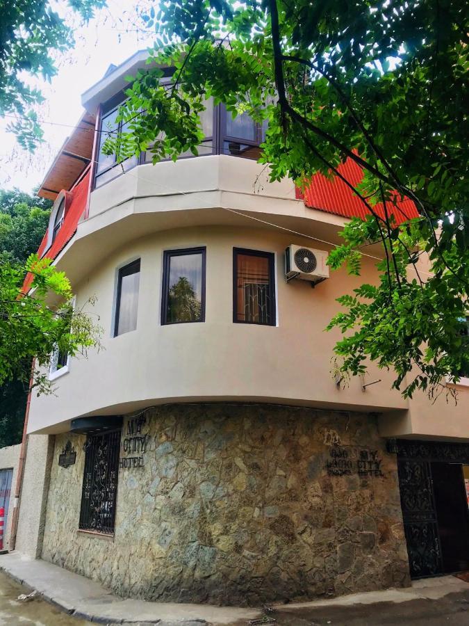 My Cityhotel Tbiliszi Kültér fotó