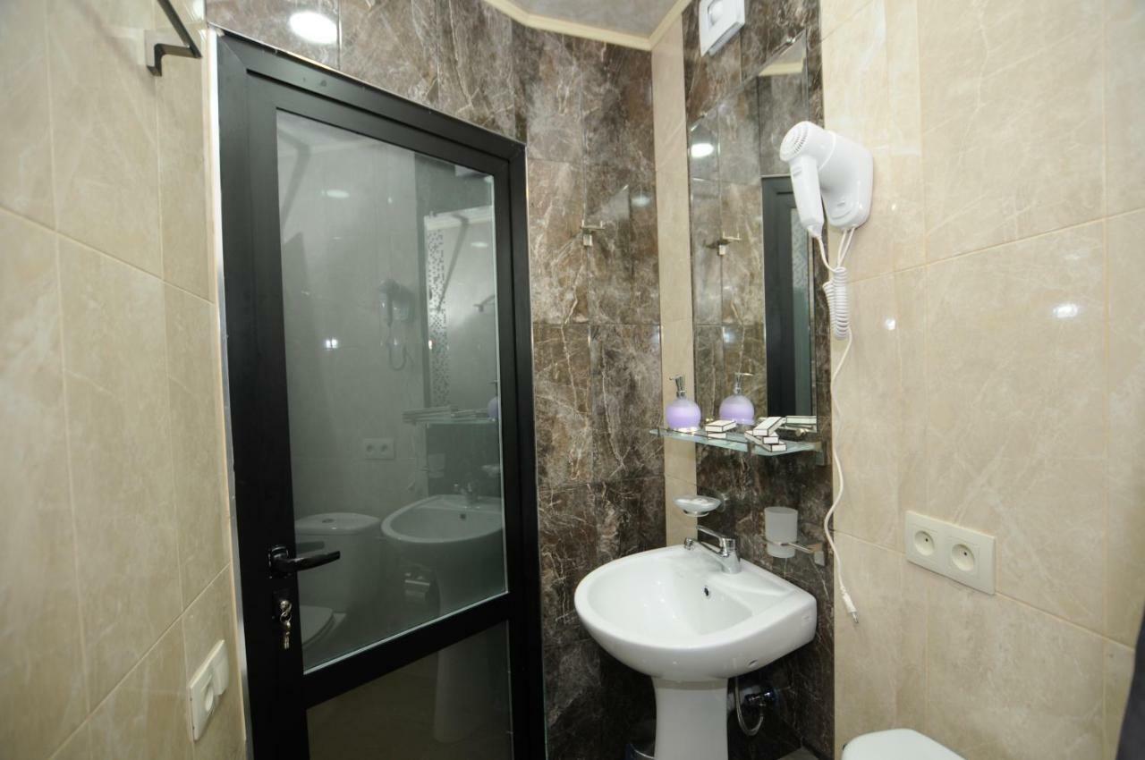 My Cityhotel Tbiliszi Kültér fotó